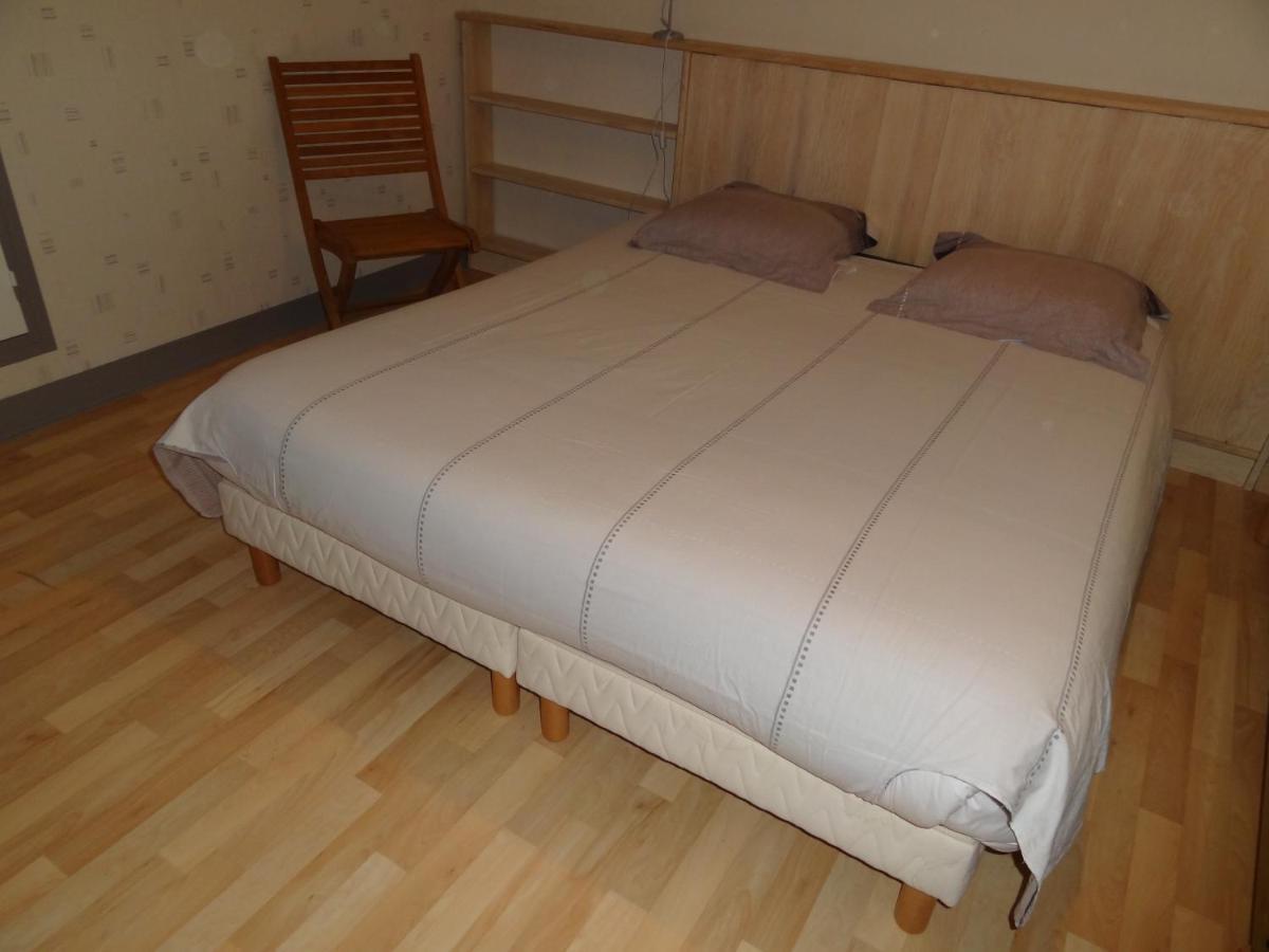 Les Voiries Chambres D'Hotes Fleury  Eksteriør billede